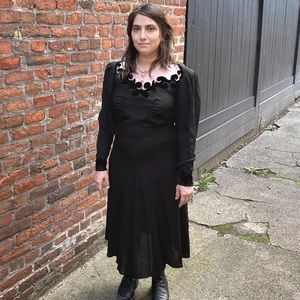 1940s Vintage Volup Bias Cut Black Crepe Long Sleeve Dress